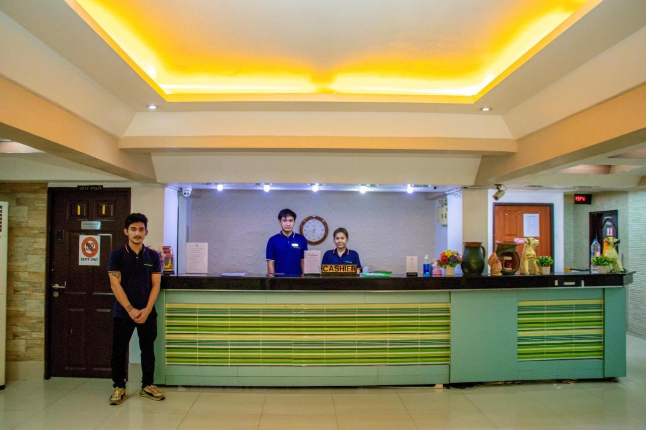 Visiting Card Hotel & Resort Bangkok Exterior photo