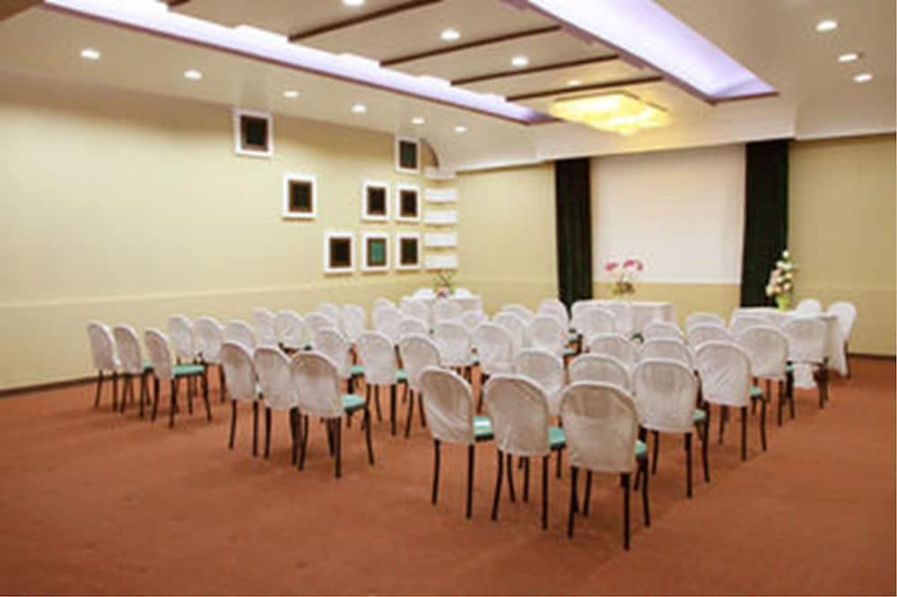 Visiting Card Hotel & Resort Bangkok Exterior photo