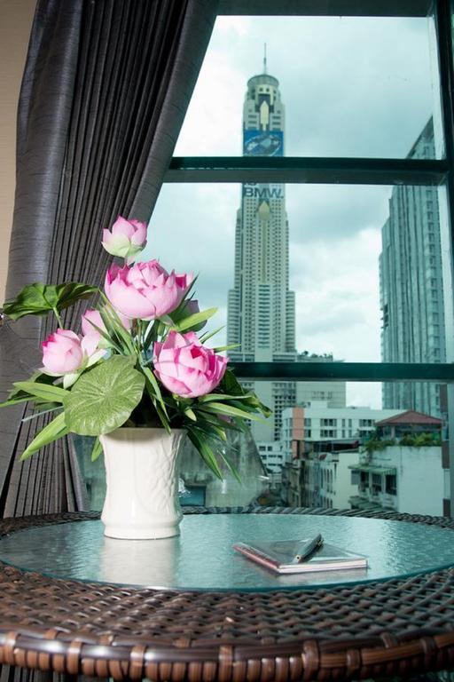 Visiting Card Hotel & Resort Bangkok Exterior photo