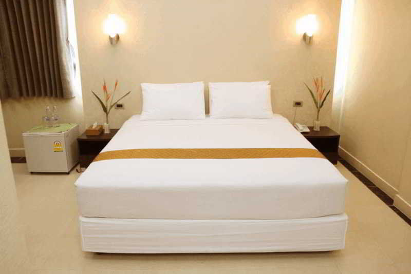 Visiting Card Hotel & Resort Bangkok Exterior photo