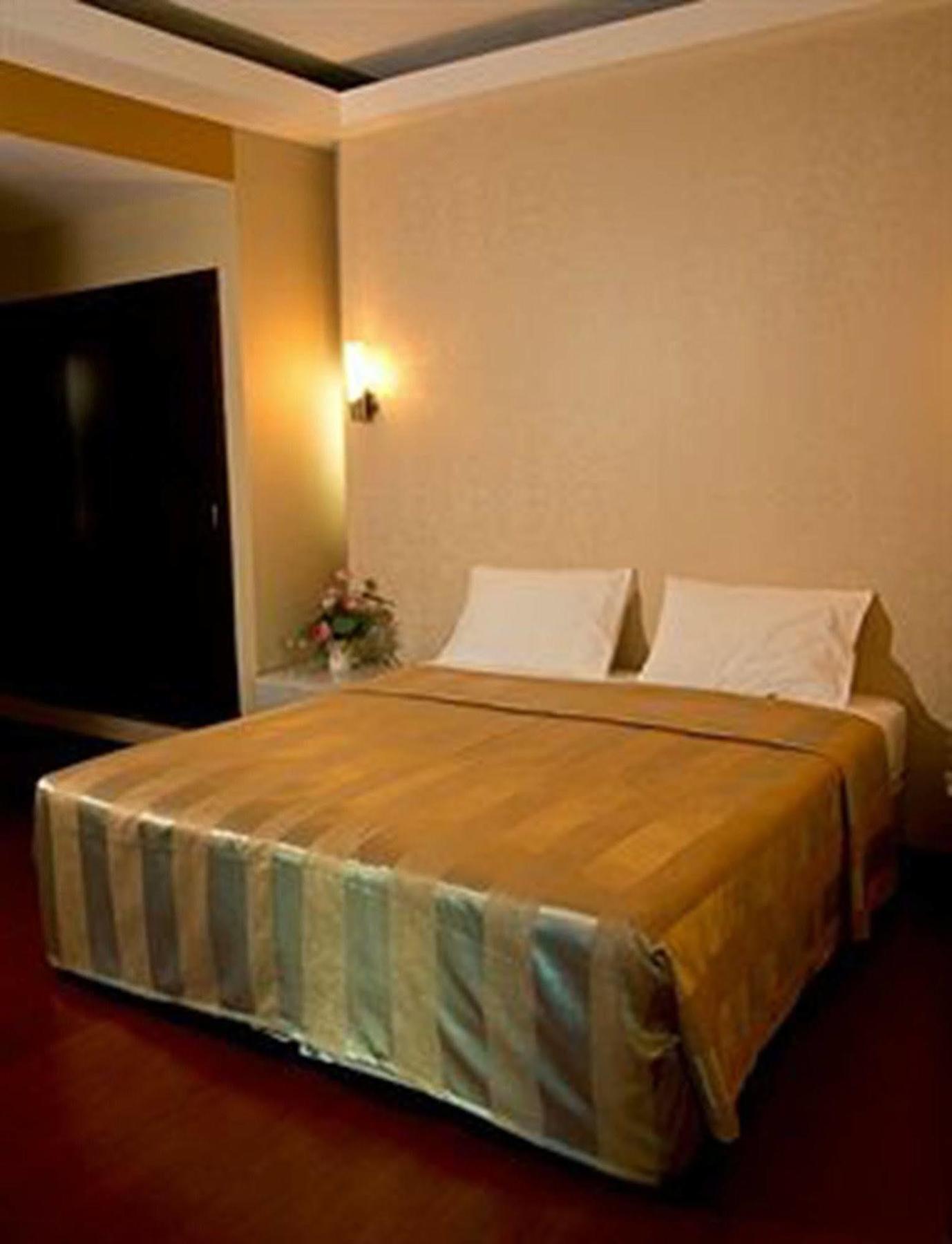 Visiting Card Hotel & Resort Bangkok Exterior photo