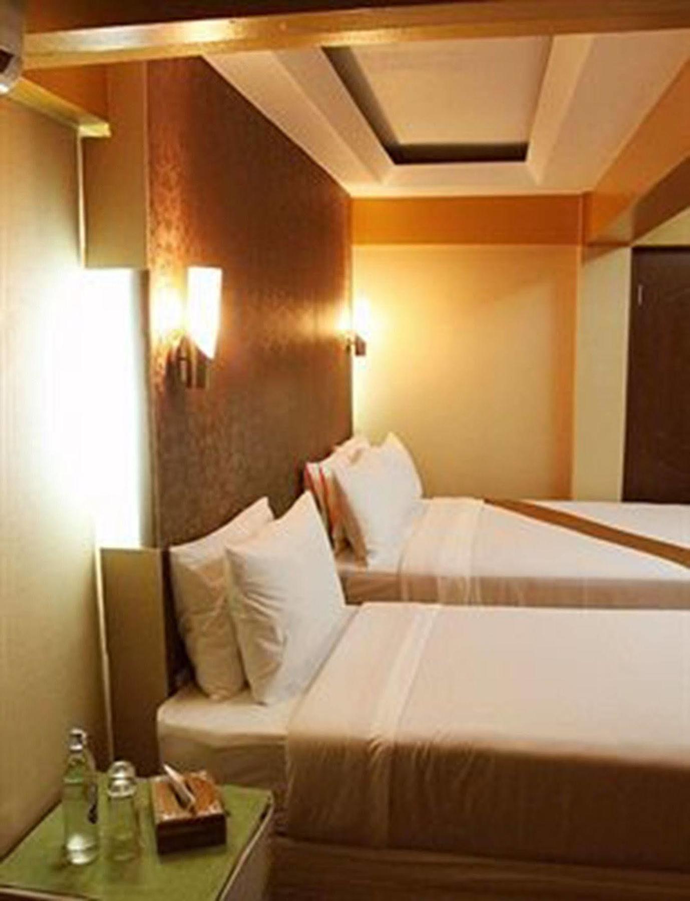 Visiting Card Hotel & Resort Bangkok Exterior photo
