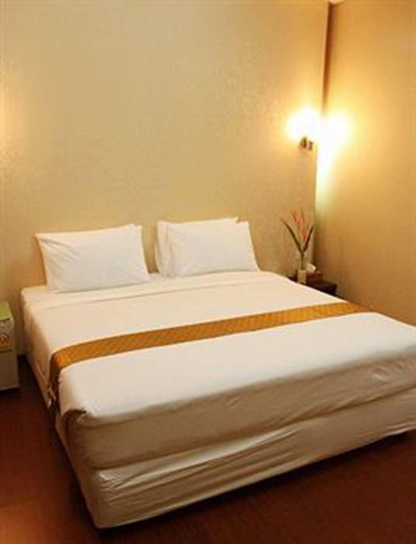 Visiting Card Hotel & Resort Bangkok Exterior photo