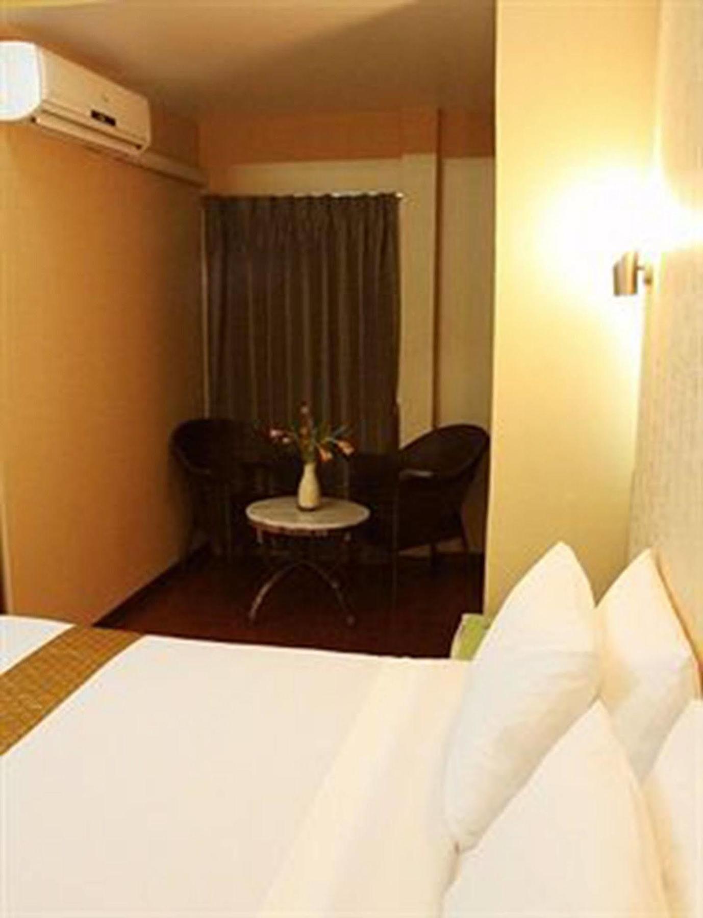 Visiting Card Hotel & Resort Bangkok Exterior photo